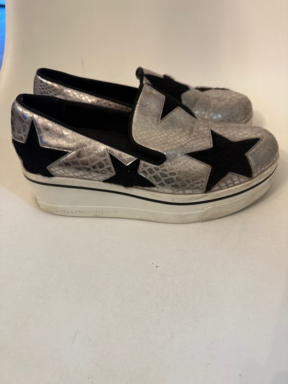 Stella McCartney Silver & Black Star Slip-On Platform Sneakers size 35 5 5.5